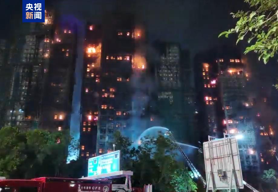 香港火灾警示：高楼逃生黄金法则与生命防线构建(图1)